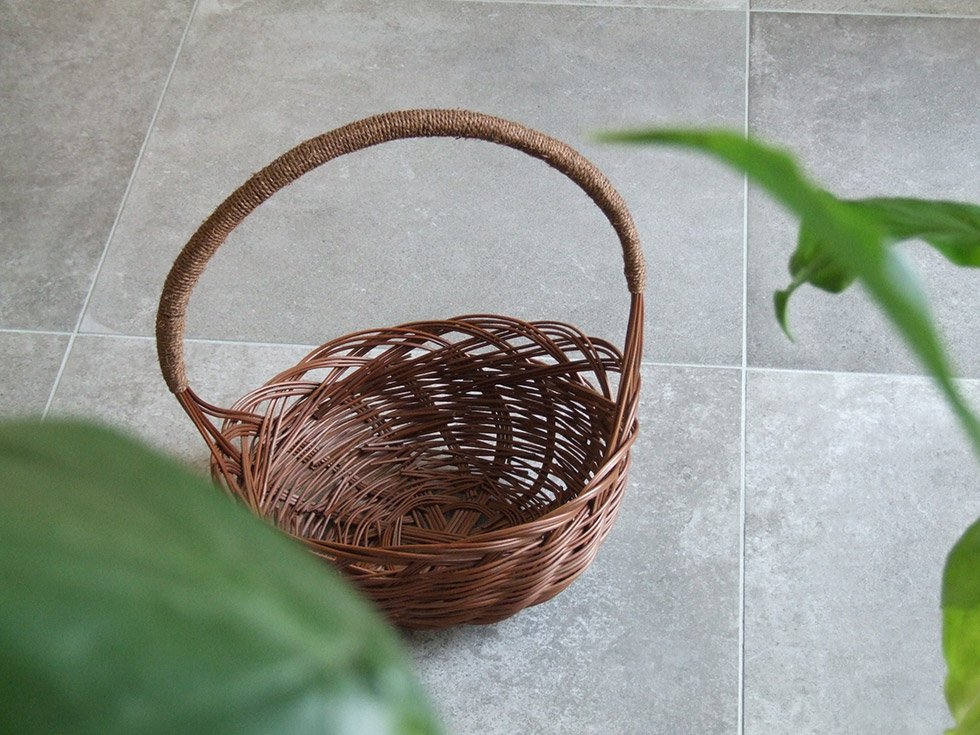 楽天市場】【沖縄県 今帰仁村のわらび細工】わらび 縄巻手付かご 32×28