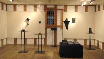 砂丘館・クリップ オモクロイやきもの 佐藤公平展