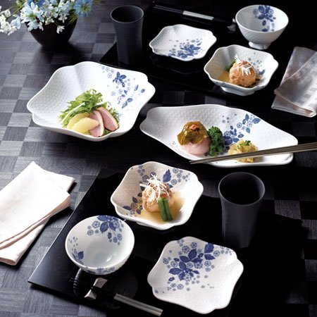 ストロベリー ブルーム インディゴ マルチディッシュ|WEDGWOOD公式