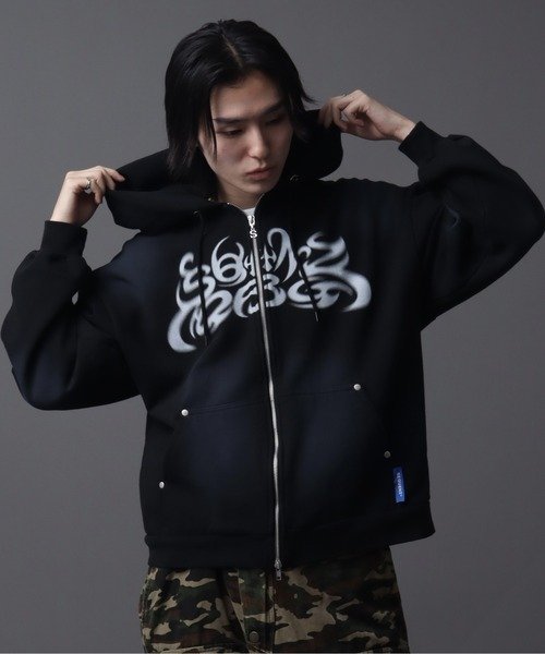 パーカー 「SEQUENZ（シークエンズ）」SQNZ NEW O.G LOGO FADE ZIP P/K