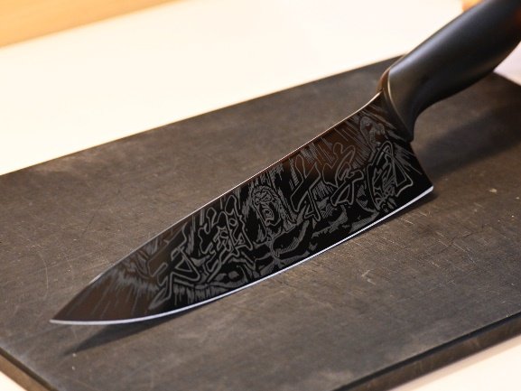 北斗の拳 x 関刃物』聖帝サウザー仕様グレーチタンコーティング剣型