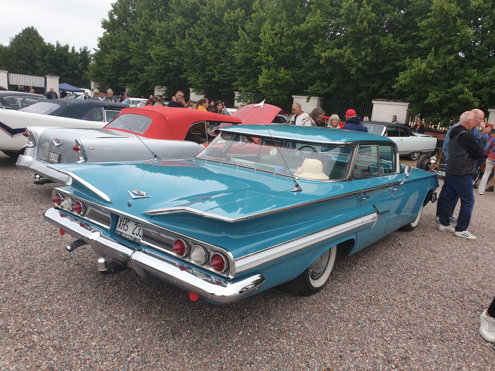 1960年型シボレー・インパラ、美しいね！ : r/classiccars