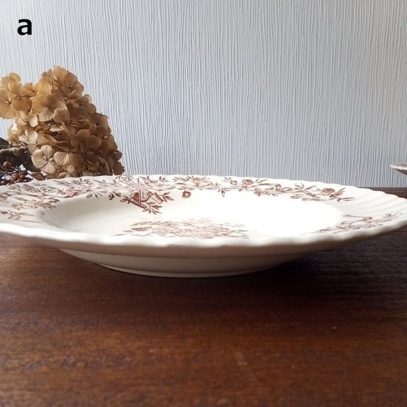 アンティーク マロン色の リボンと花籠のプレート | フランス