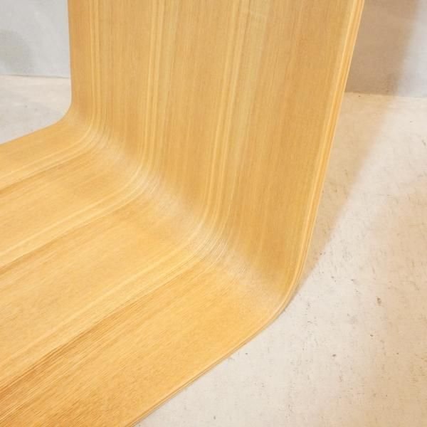 稀少な無印良品(MUJI)のタモ材を使用した曲木 座椅子 2脚セットです