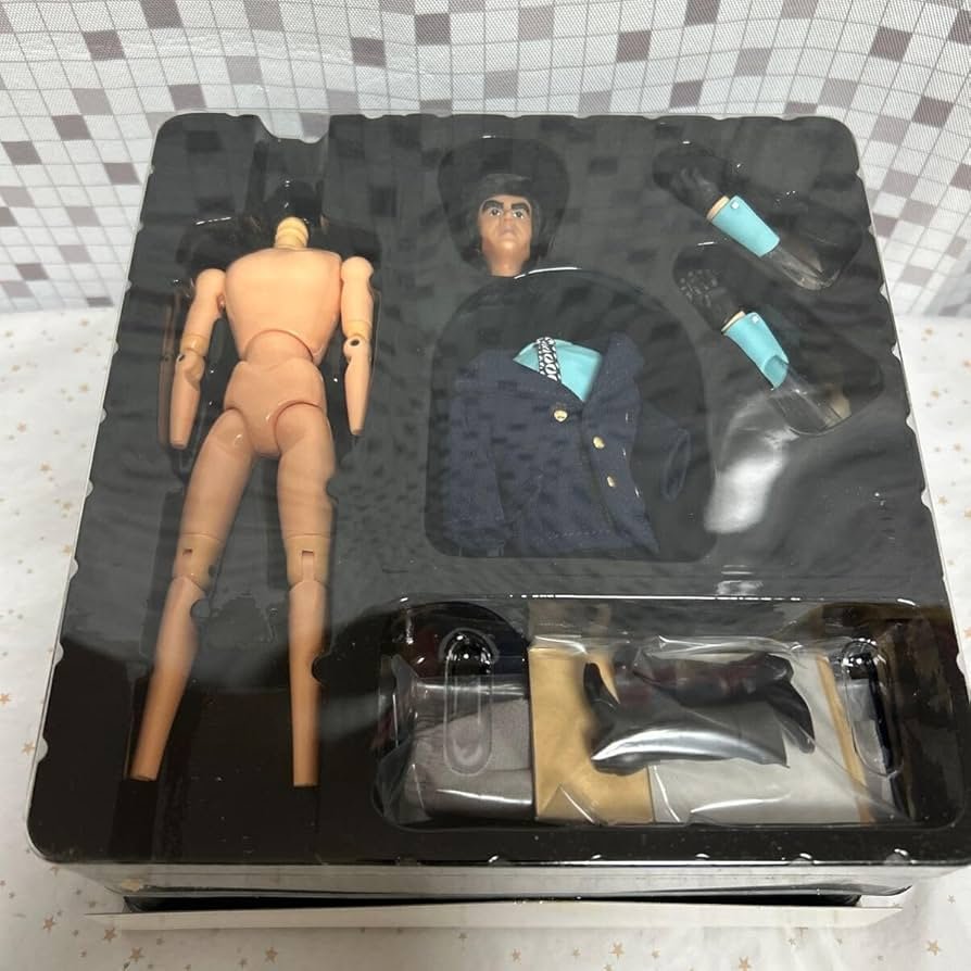 Amazon.co.jp: オオツカ企画 ハイパーヒーロー リアルアクションドール