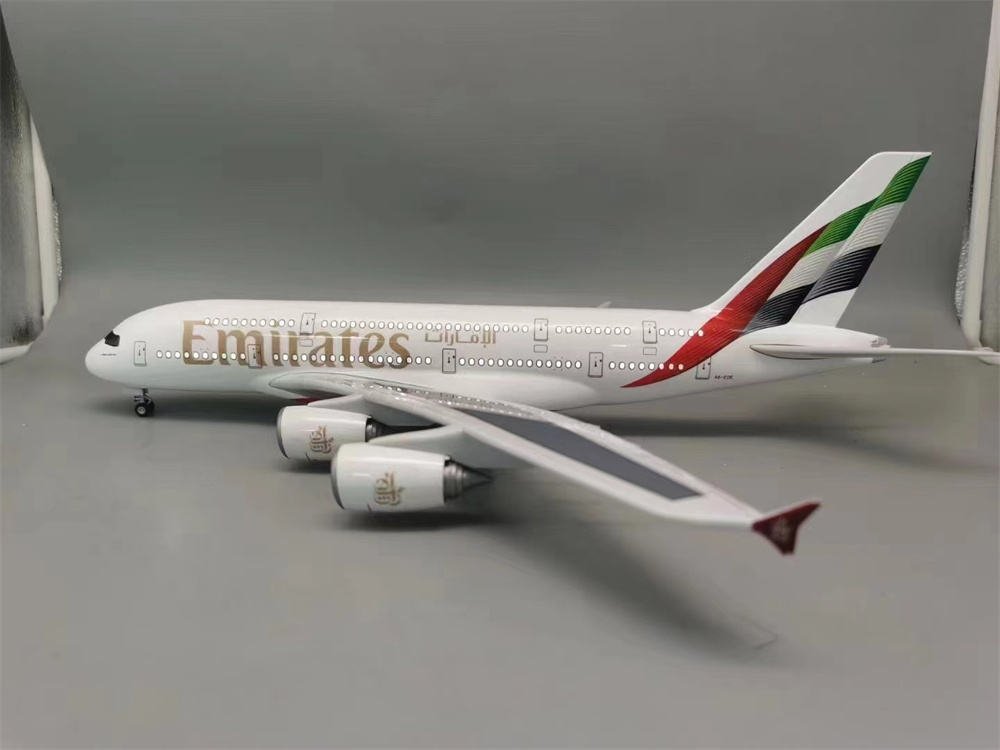 ギフト & クラフトLED点滅充電式スケール1:160 46cmA380エミレーツ航空