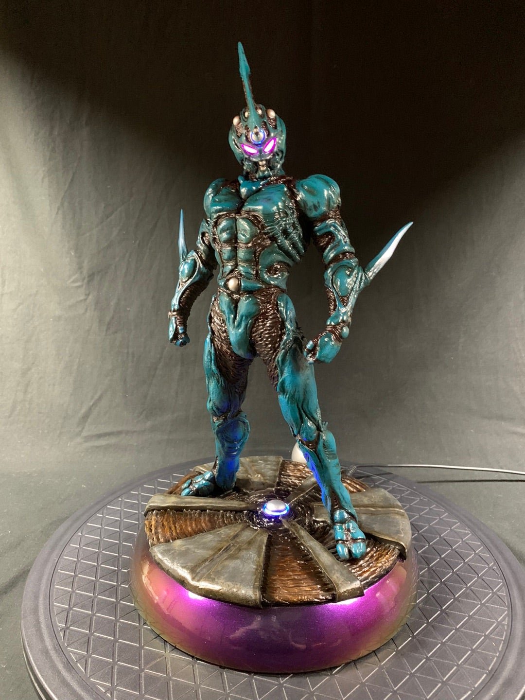 ビルドアップ GUYVER 品田冬樹氏 ソフビキット 完成 | ブヨマッチョ