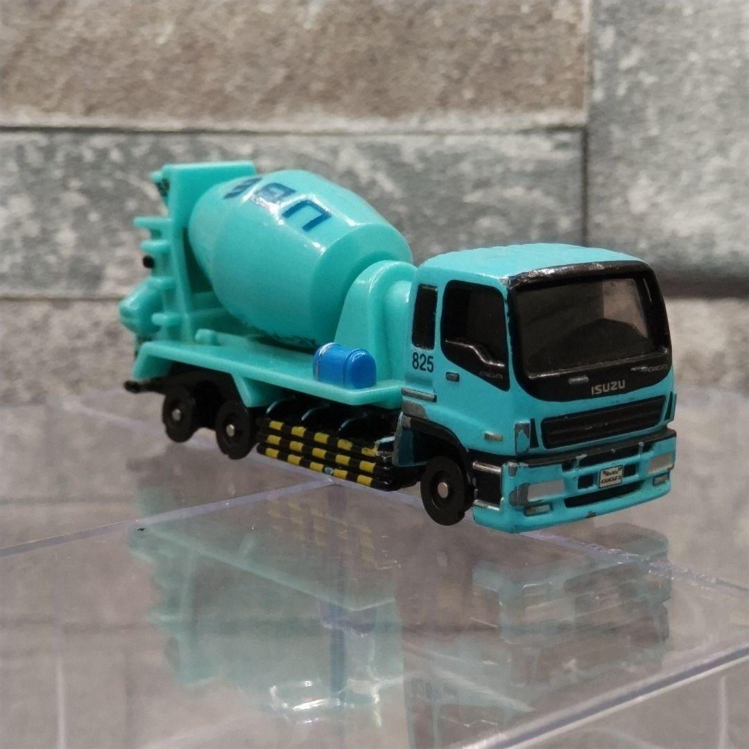 トミカリミテッド いすゞ ギガ 宇部興産ミキサー UBE ISUZU GIGA