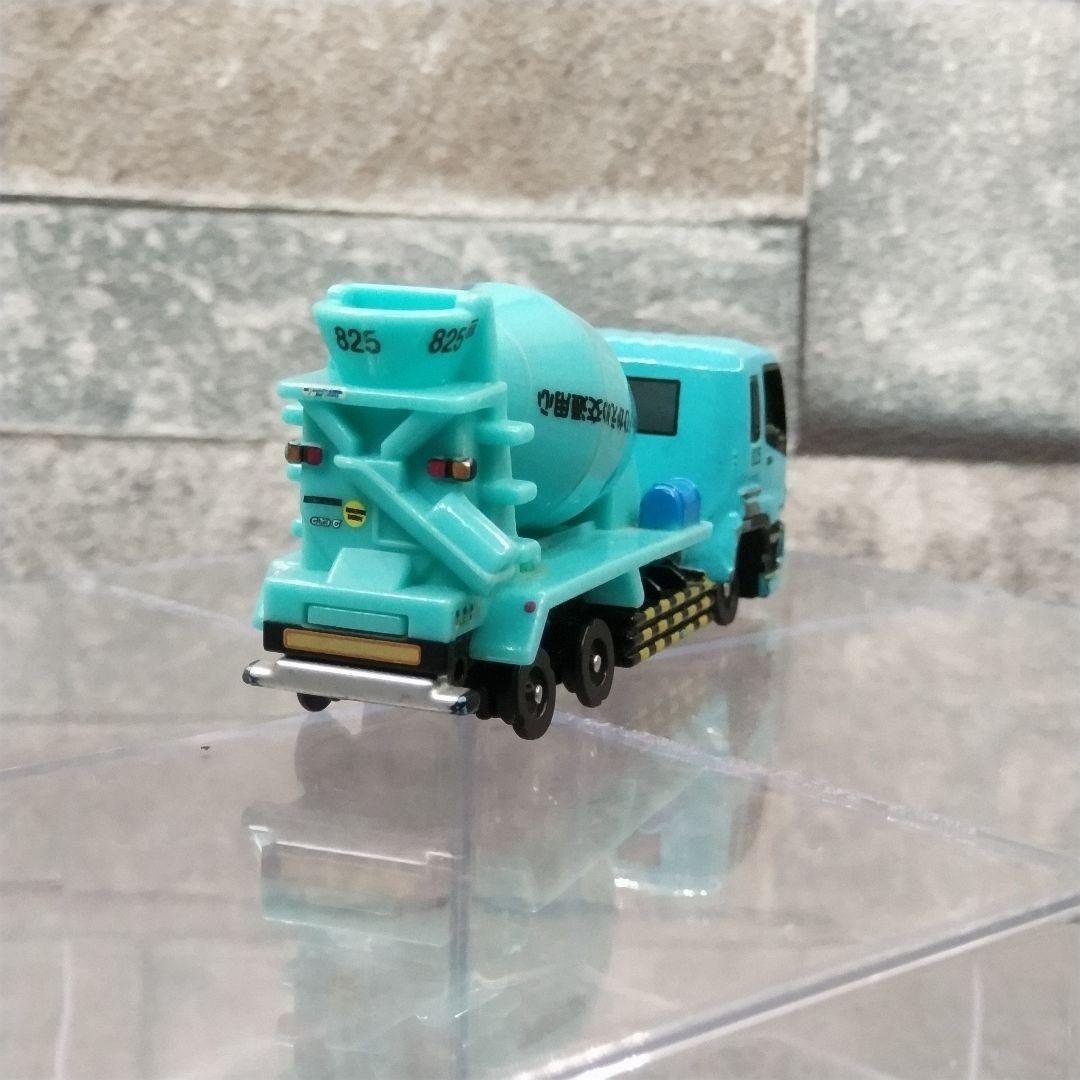 トミカリミテッド いすゞ ギガ 宇部興産ミキサー UBE ISUZU GIGA