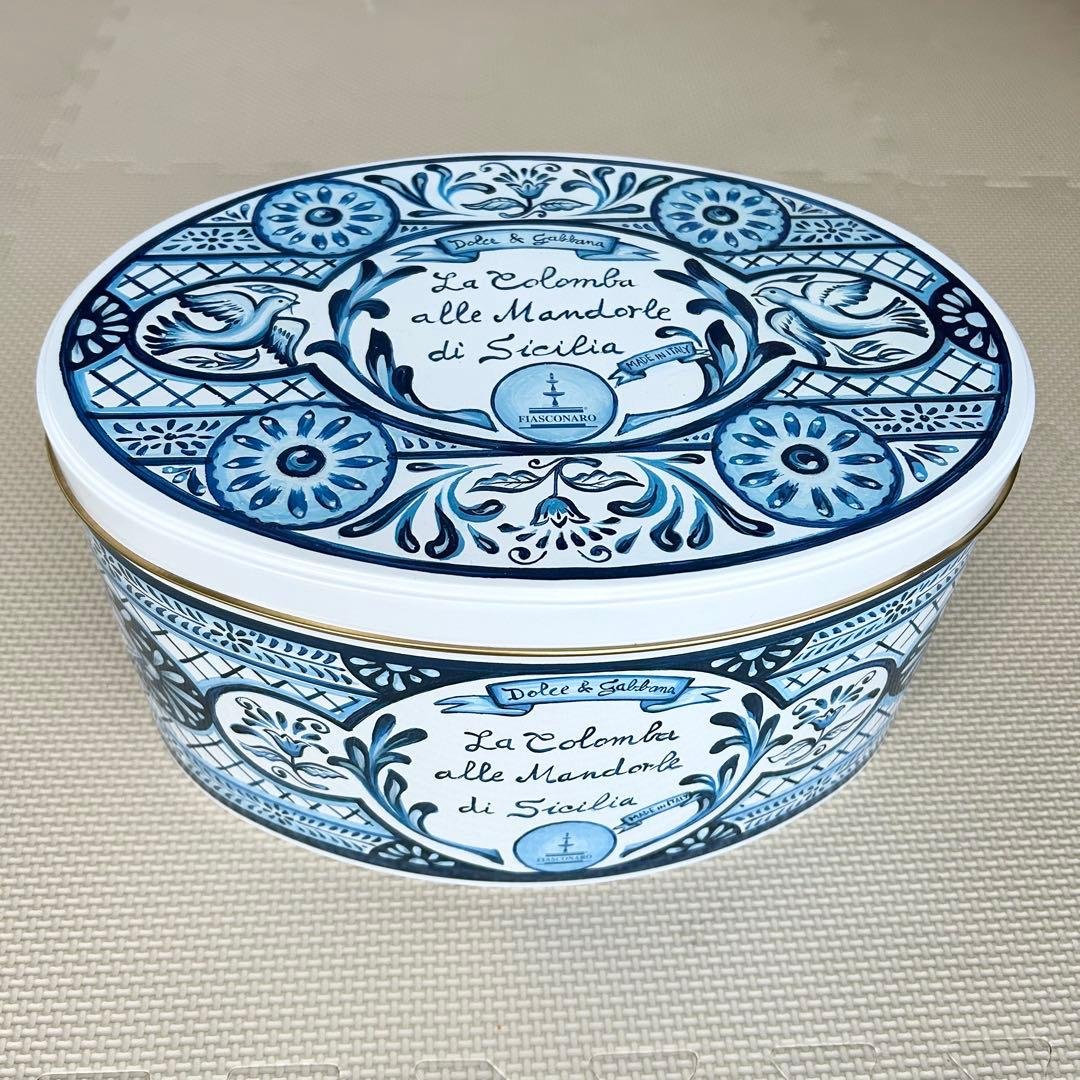 ドルチェ&ガッバーナ♡コロンバ　缶 ドルチェ＆ガッバーナの春限定“幸せを運ぶ”鳩型スイーツ「コロンバ