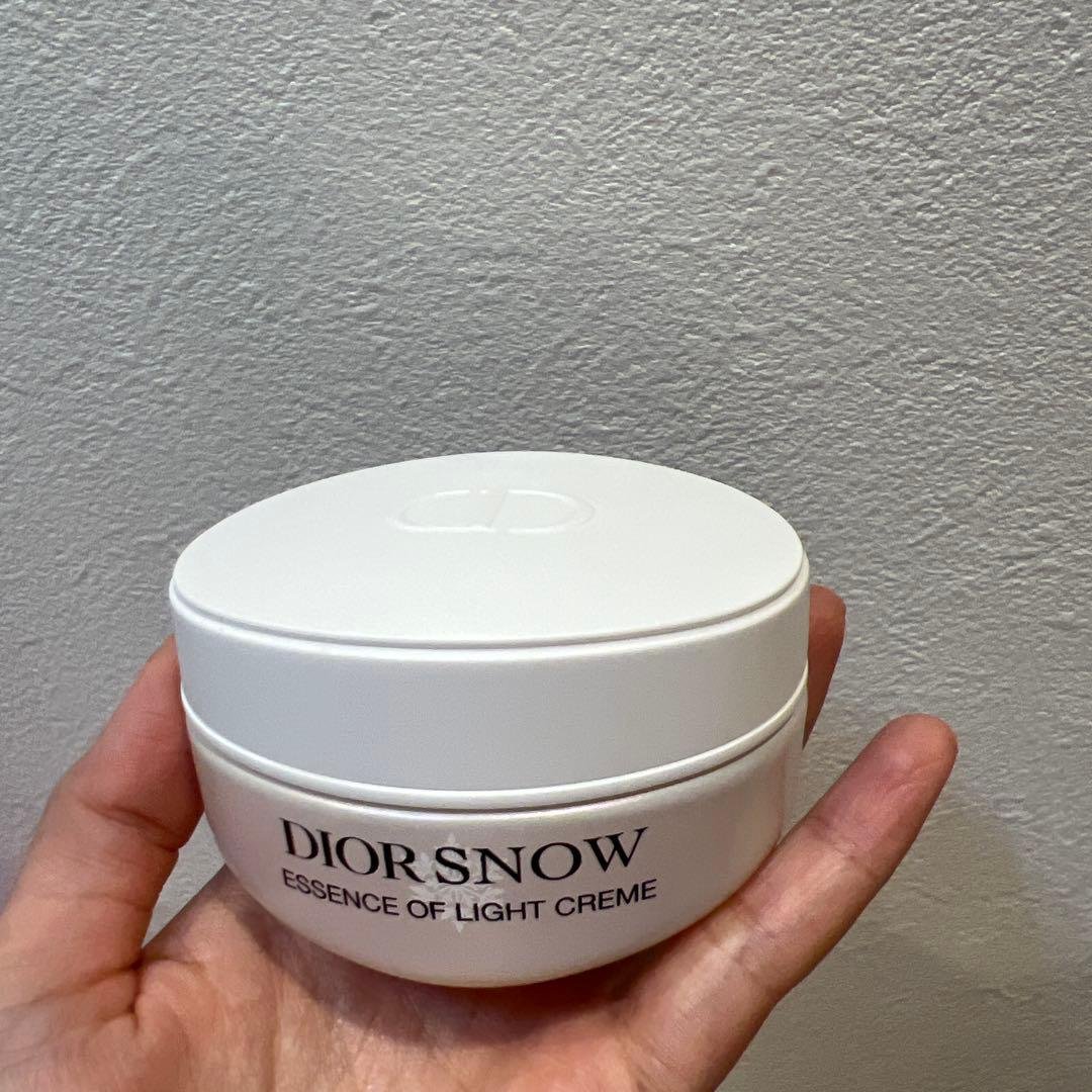 フェイスクリーム DIOR  ESSENCE OF LIGHT CREME 50ml Dior Snow Essence of Light moisturising brightening face cream