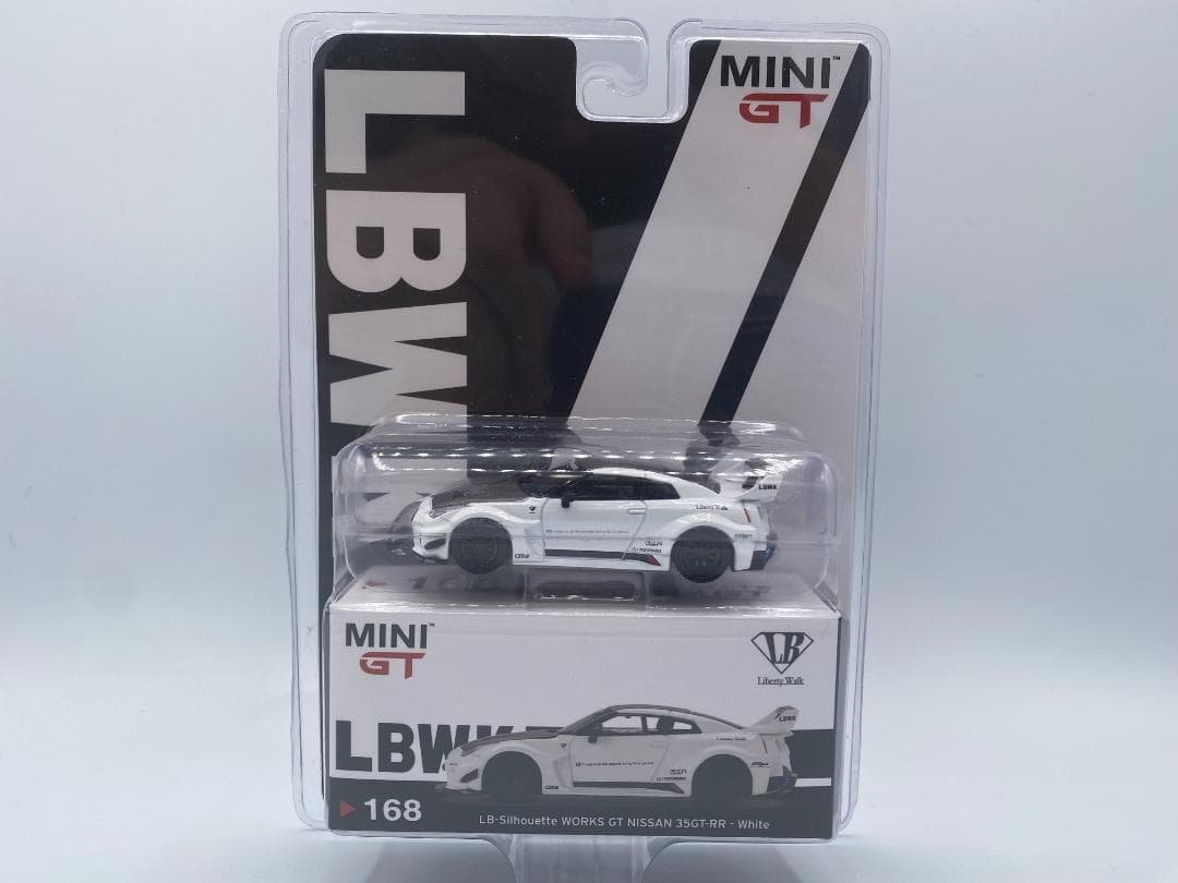 MINI GT LBW Nissan 350Z ホワイト 1/64 MINI GT 1/64 Nissan Z パフォーマンス 2023 エベレストホワイト(左