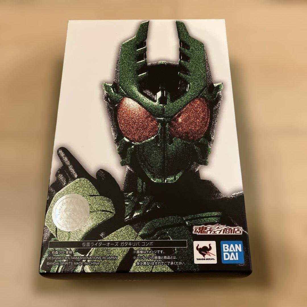 【美品】S.H.フィギュアーツ 真骨彫 仮面ライダーオーズ ガタキリバコンボ S.H.Figuarts（真骨彫製法）仮面ライダーオーズ ガタキリバコンボ」8月