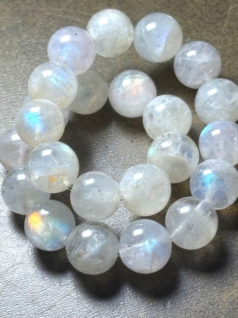 良品質　希少　レインボームーンストーン8㎜ブレス（新品未使用）マダガスカル産虹色