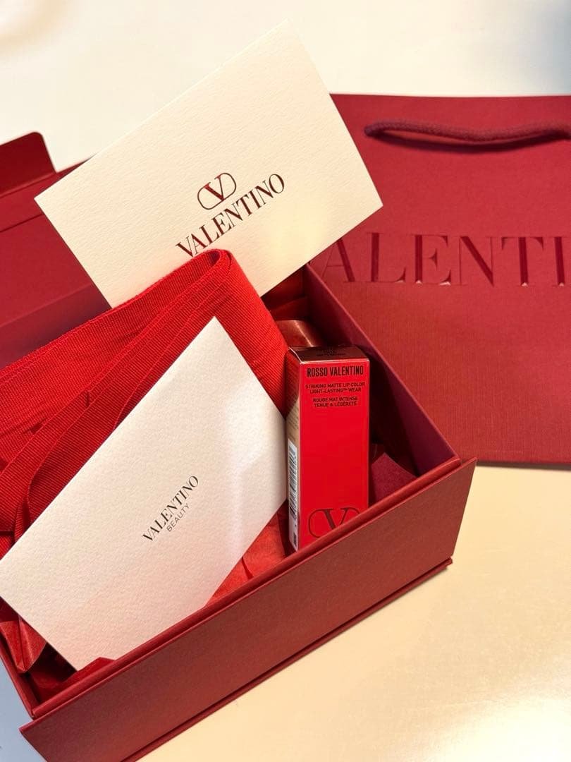 新品】VALENTINO ロッソヴァレンティノマット 107A ギフトBOX他 - メルカリ