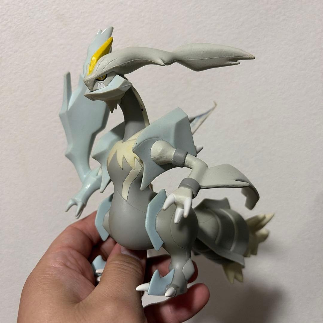 ポケモンソフビフィギュア　ホワイトキュレム　タグ付き未使用品（タグ傷みあり） ポケットモンスター モンコレ ML-10 ホワイトキュレム｜モンコレ｜限定