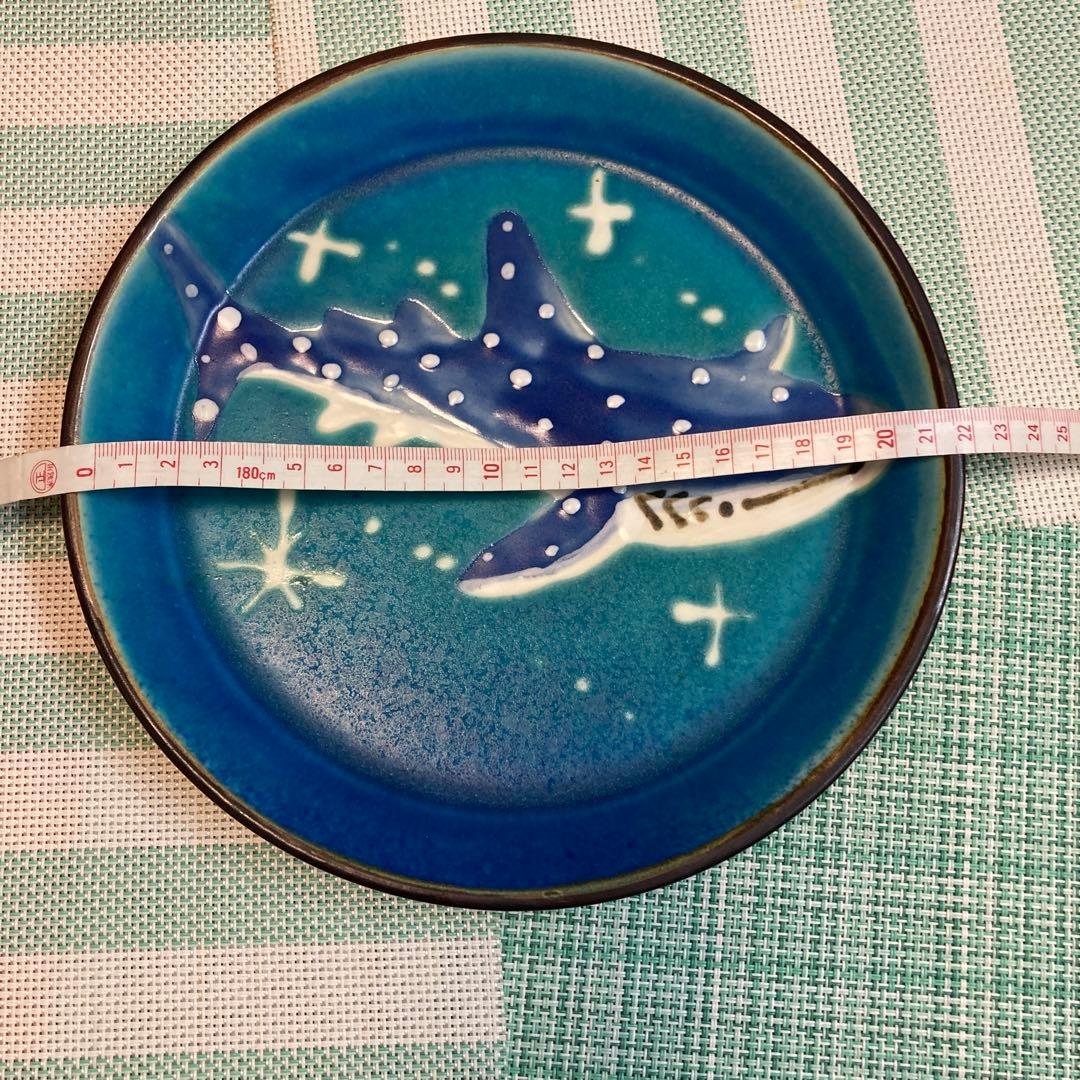 沖縄　宮古島　やちむん　サメのイラスト皿