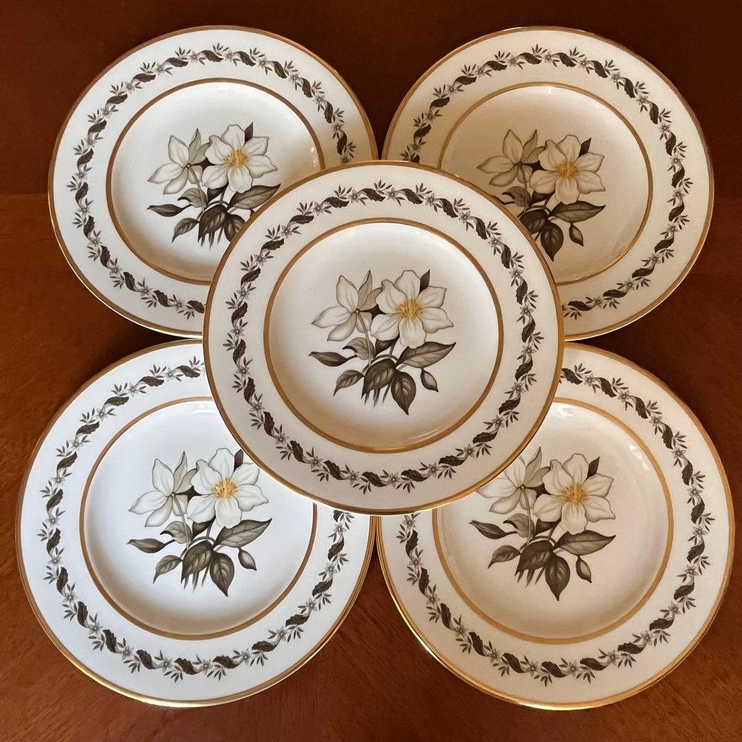 未使用美品】ロイヤルウースター☆白い花シリーズBERNINA☆デザート皿