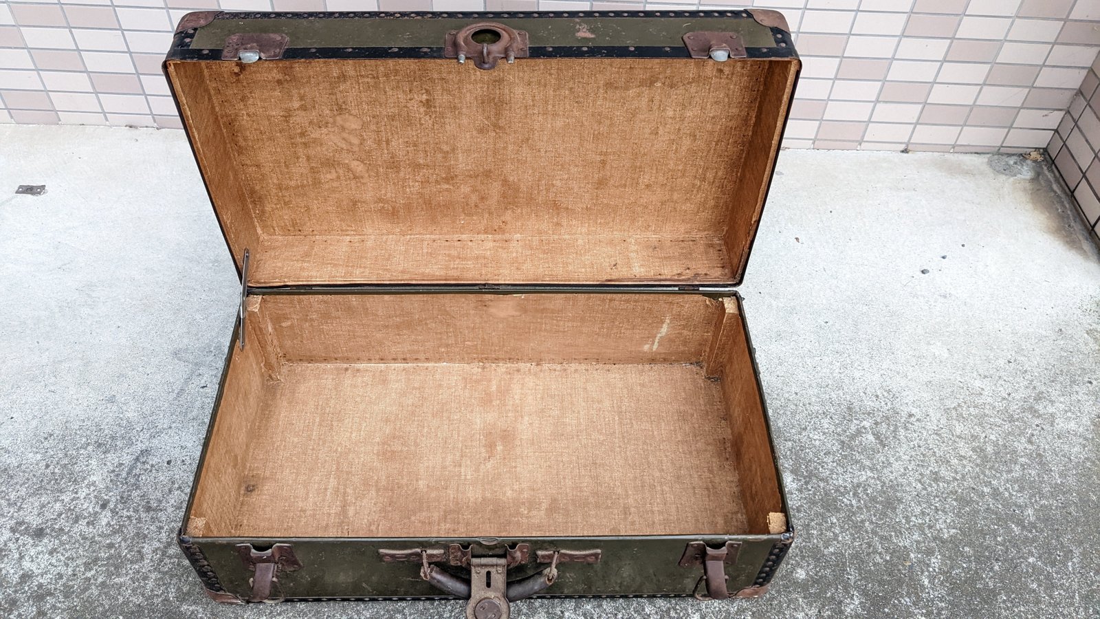 Vintage Container MetalCase TrunkCase Box ContainerBox Antique