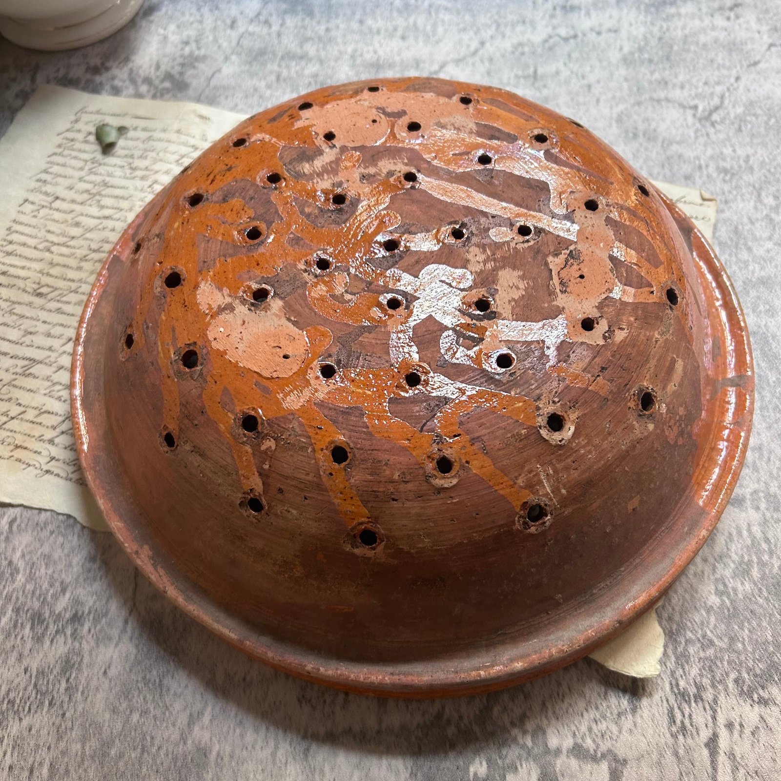 南仏 テラコッタ 深い穴あきボウル フランス アンティークプレート
