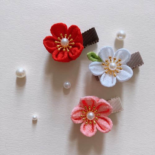 梅の髪飾り～ちょっと小さめ～＊色、選べます○つまみ細工○ヘア