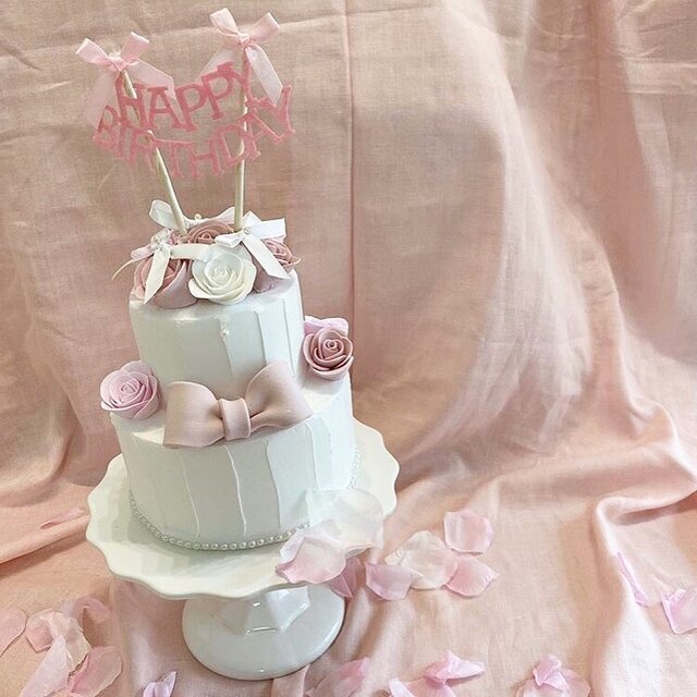 ピンクりぼんと薔薇のクレイケーキ | iichi 日々の暮らしを心地よく