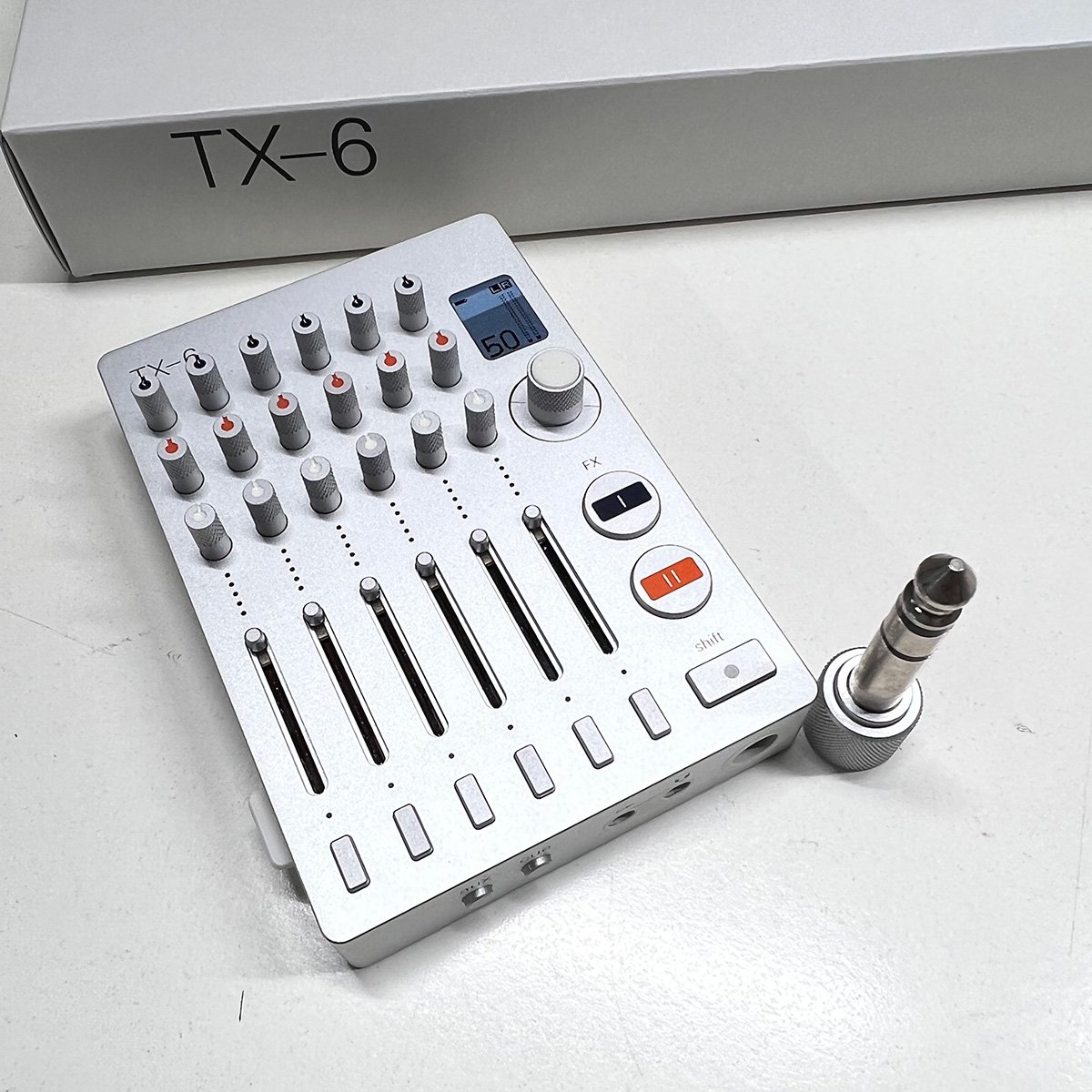 Teenage Engineering から、手のひらサイズの多機能ミキサー